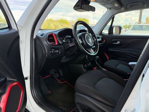 Used 2015 Jeep Renegade Trailhawk w/ Popular Equipment Group AWD/4WD image 37