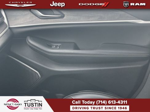 Used 2023 Jeep Grand Cherokee 4WD 4xe image 23