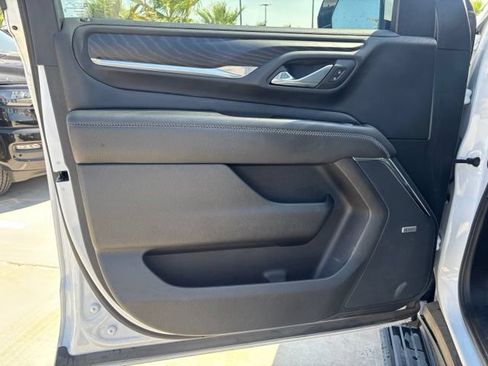 Used 2023 GMC Yukon Denali w/ Denali Reserve Package RWD image 9