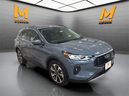 Used 2024 Ford Escape Platinum image 2