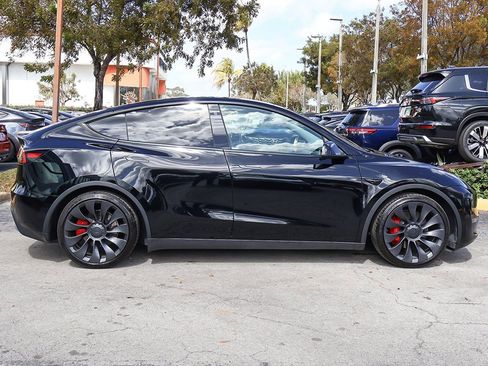 Used 2023 Tesla Model Y Performance image 18