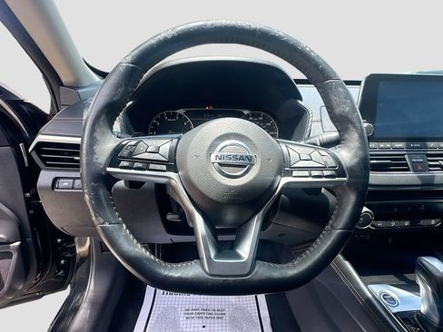 Used 2019 Nissan Altima 2.5 SR FWD image 12