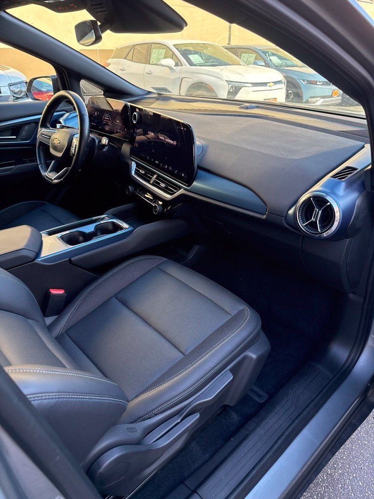 Used 2024 Chevrolet Equinox EV LT w/ LPO, Blackout Package FWD image 31