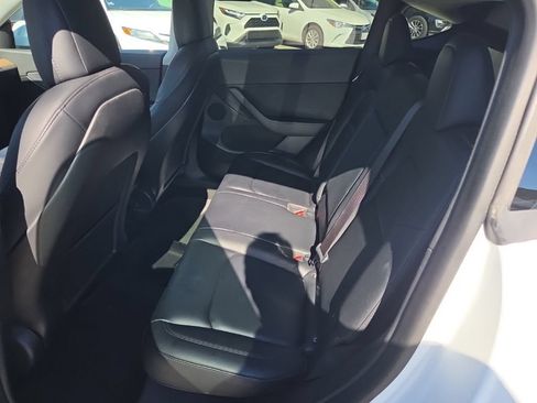 Used 2021 Tesla Model Y Long Range AWD/4WD image 11