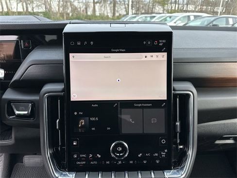 Used 2025 GMC Yukon XL Denali image 22