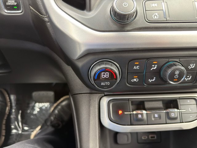 Used 2023 GMC Acadia SLT AWD/4WD image 35