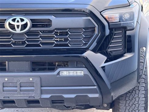 Used 2024 Toyota Tacoma TRD Off-Road image 7