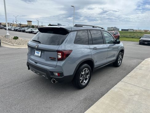 Certified 2023 Honda Passport TrailSport image 4