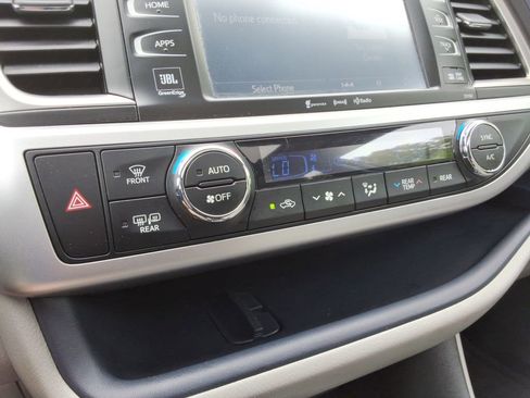 Used 2016 Toyota Highlander Limited FWD image 33