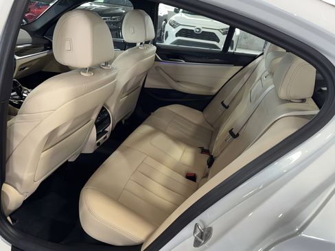 Used 2023 BMW 540i w/ Convenience Package RWD image 16
