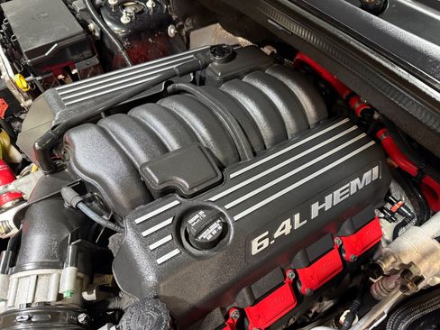 Used 2014 Jeep Grand Cherokee SRT8 w/ Luxury Group II AWD/4WD image 85