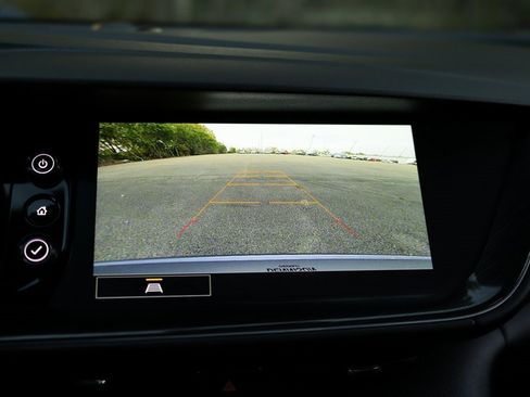 Used 2022 Buick Envision Essence w/ Sport Touring Package image 14