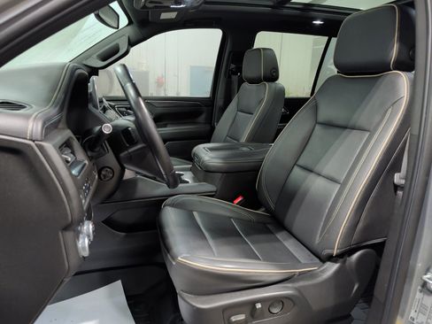 Used 2022 GMC Yukon SLT w/ SLT Premium Package image 7