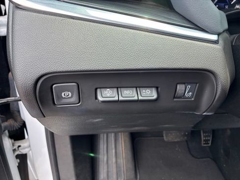 Used 2024 Buick Enclave Premium AWD/4WD image 21