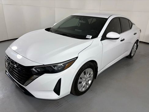 Certified 2025 Nissan Sentra S image 4