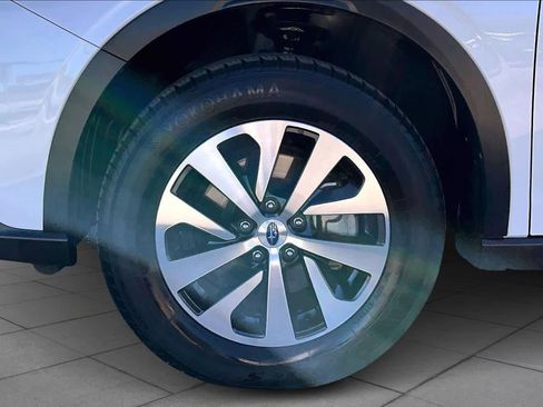 Used 2022 Subaru Outback Premium image 11