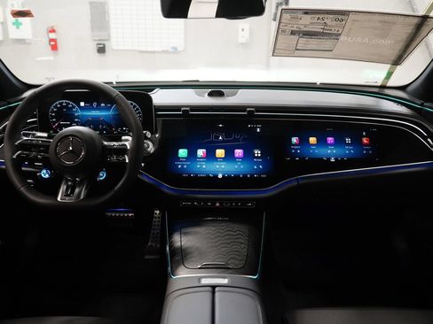 New 2026 Mercedes-Benz E 53 AMG e 4MATIC Sedan image 17