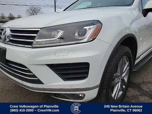 Used 2016 Volkswagen Touareg VR6 image 25