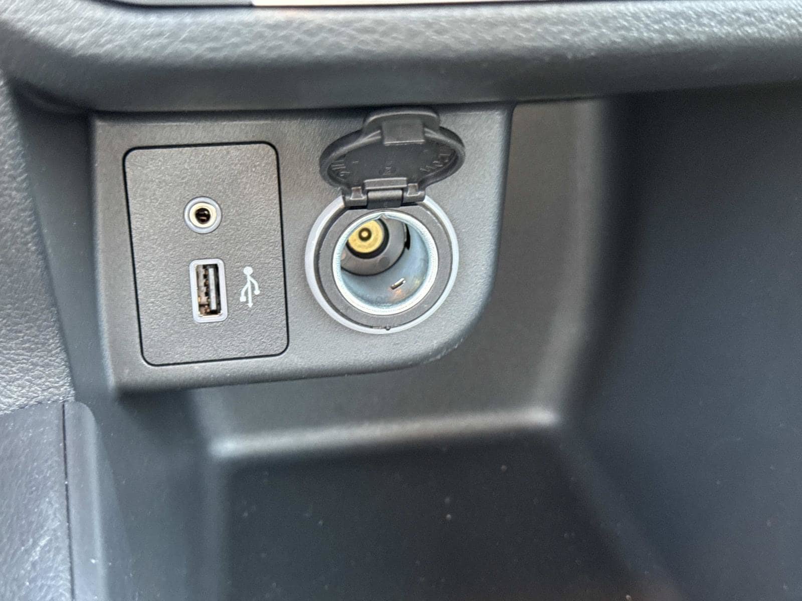 Used 2025 Nissan Kicks Play S FWD image 35