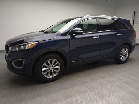 Used 2017 Kia Sorento AWD image 2