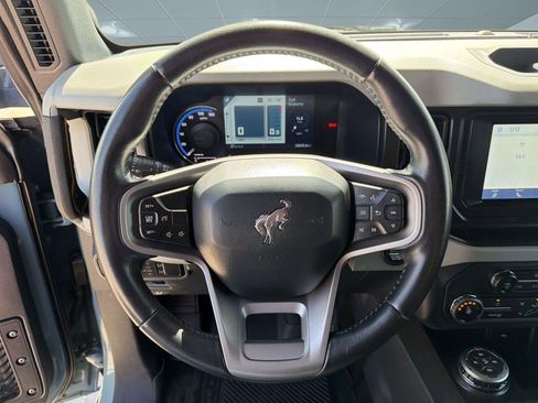 Used 2022 Ford Bronco Badlands image 16