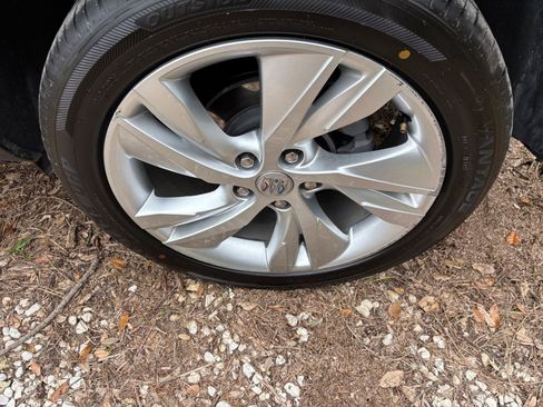 Used 2025 Buick Encore GX Preferred image 31