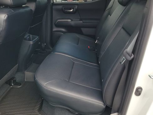 Used 2023 Toyota Tacoma TRD Sport w/ TRD Premium Sport Package AWD/4WD image 8