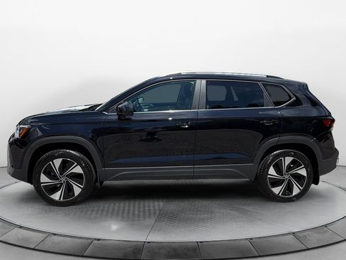 New 2026 Volkswagen Taos SE AWD/4WD image 4