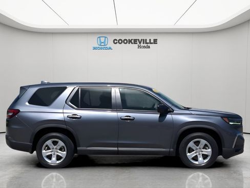 Used 2024 Honda Pilot LX image 2