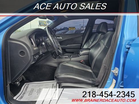 Used 2016 Dodge Charger SXT w/ Plus Group RWD image 13