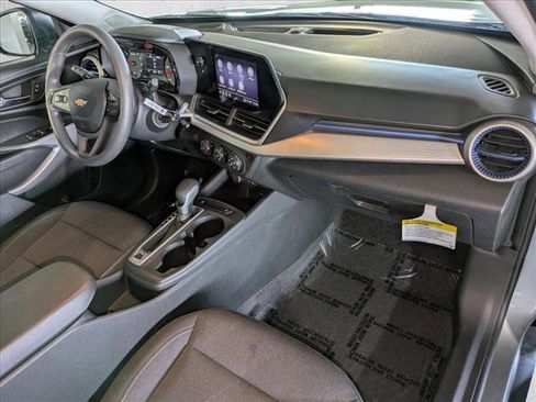 Used 2024 Chevrolet Trax LS image 21