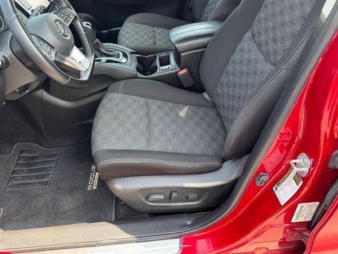Used 2017 Nissan Rogue Sport SV w/ SV Premium Package AWD/4WD image 6
