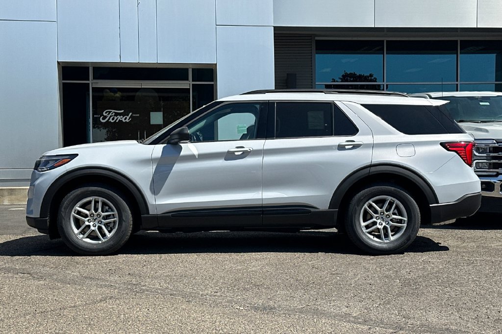 New 2026 Ford Explorer Active w/ Active Comfort Package RWD image 7