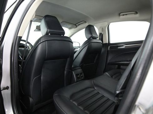 Used 2020 Ford Fusion SEL FWD image 35