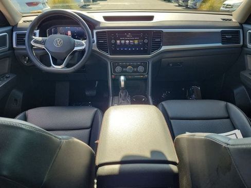 Certified 2023 Volkswagen Atlas SE w/ Black Wheel Package FWD image 14