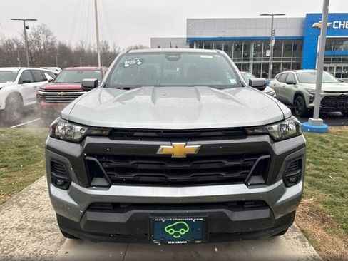 Used 2024 Chevrolet Colorado LT w/ LT Convenience Package image 2