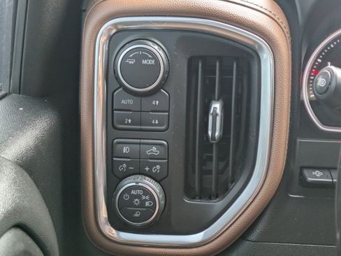 Used 2020 Chevrolet Silverado 2500 High Country w/ Technology Package image 21