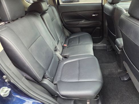 Used 2017 Mitsubishi Outlander SEL image 18