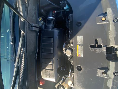 Used 2015 GMC Acadia SLE image 19