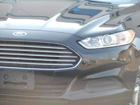 Used 2013 Ford Fusion SE image 4