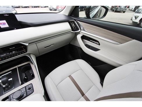 Certified 2025 MAZDA CX-90 3.3 Turbo w/ Premium Plus Pkg image 10