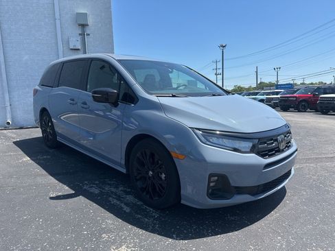 Used 2025 Honda Odyssey Sport-L image 2