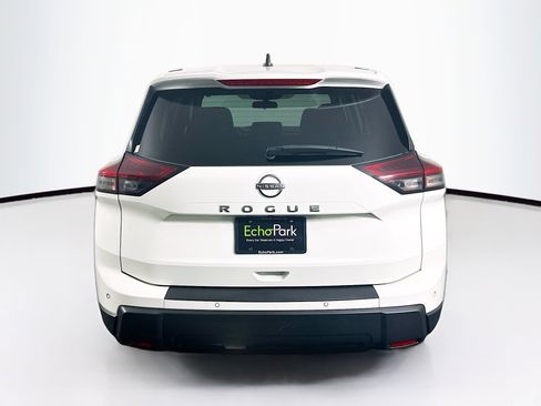 Used 2024 Nissan Rogue S FWD image 7
