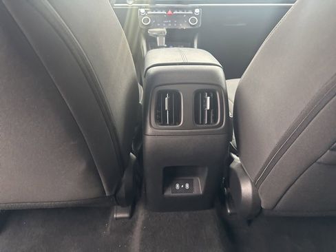 Used 2025 Hyundai Tucson SEL FWD image 16