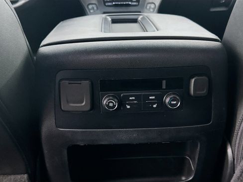 Used 2020 GMC Yukon XL SLT image 28