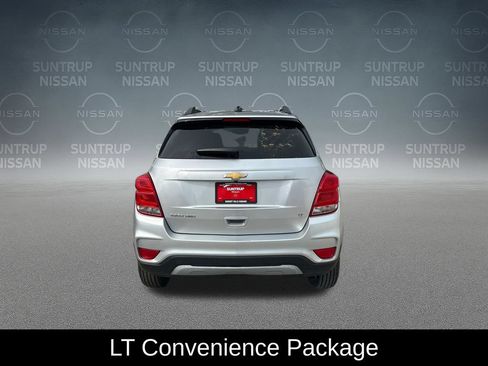 Used 2017 Chevrolet Trax LT w/ LT Convenience Package AWD/4WD image 4