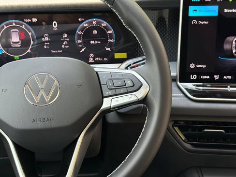 New 2026 Volkswagen Tiguan SE AWD/4WD image 16
