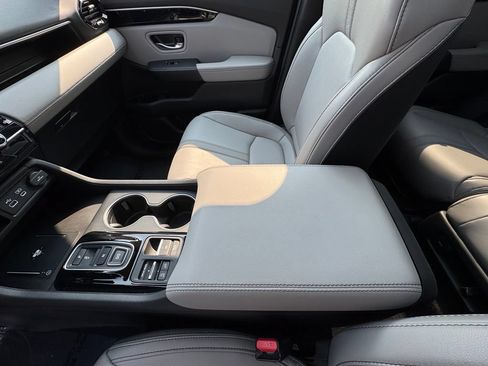 Used 2025 Honda Pilot Touring image 22