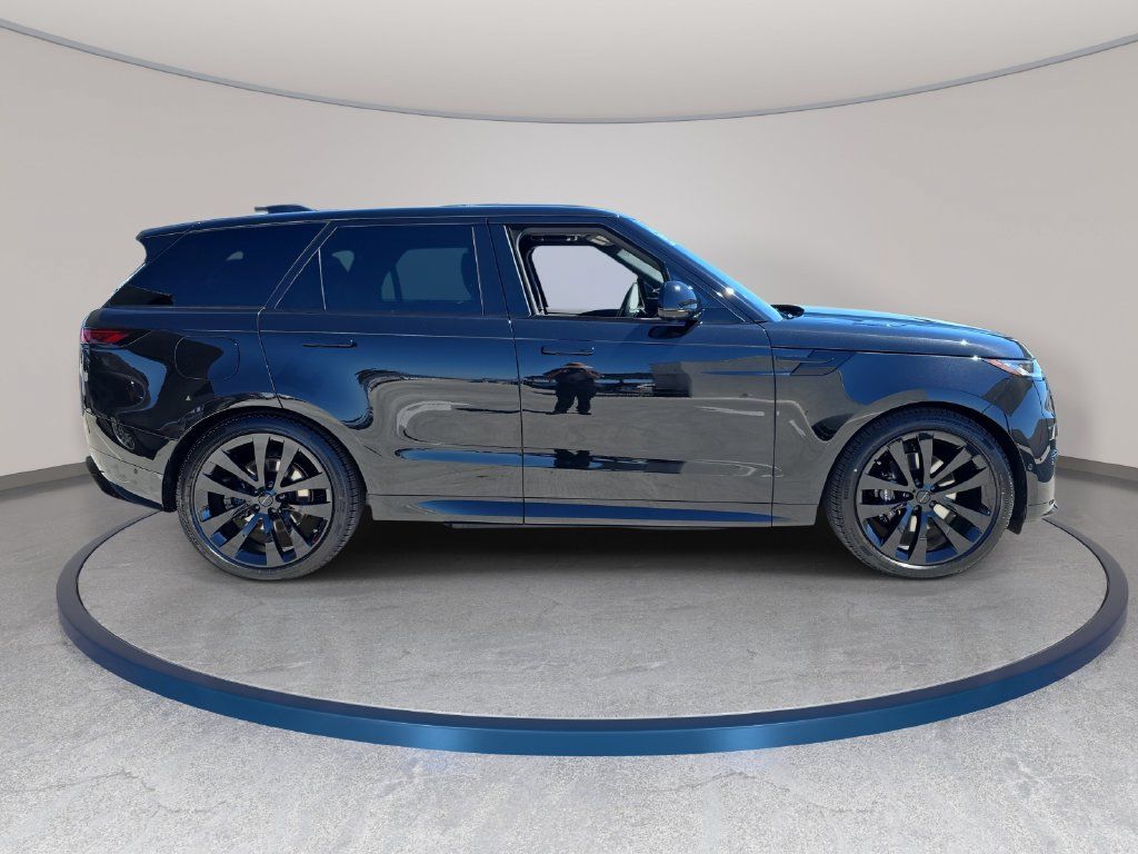 New 2026 Land Rover Range Rover Sport Dynamic SE AWD/4WD image 4