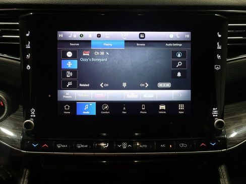 Used 2022 Jeep Wagoneer Series III AWD/4WD image 29